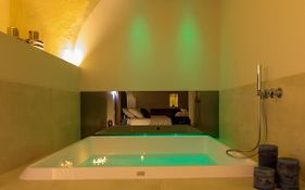 Iris Luxury Suite